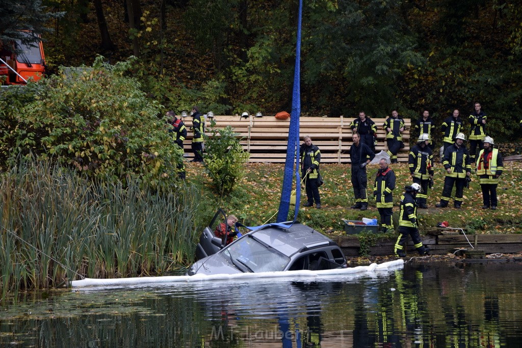 Einsatz BF Koeln PKW im See Koeln Esch P046.JPG - Miklos Laubert